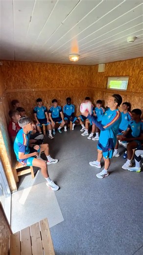 u17 d'Espagne très jolie talent nouveau talent d'académie Barcelone toujours premier @fcbarcelona @SPAIN 🇪🇸 #football #fy #viralvideos