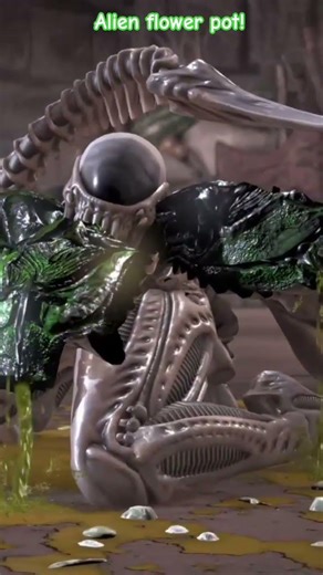 Kung Lao ending the alien!