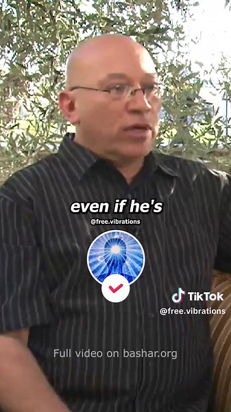 Darryl talks about Bashar. #bashar #channeling #abrahamhicks #dolorescannon #spirituality #spiritualtiktok