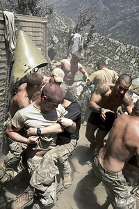 Combat quotidian: WTF Gallery pays posthumous credit to photojournalist Tim Hetherington | Coconuts