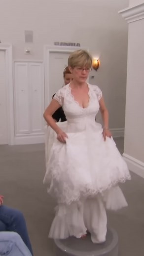 Consultants Fight Over A Dress #SayYesToTheDress | Say Yes To The Dress Fans