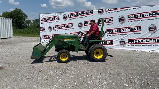 JOHN DEERE 755 4X4 TRACTOR W/ LOADER SN: M00755B362111