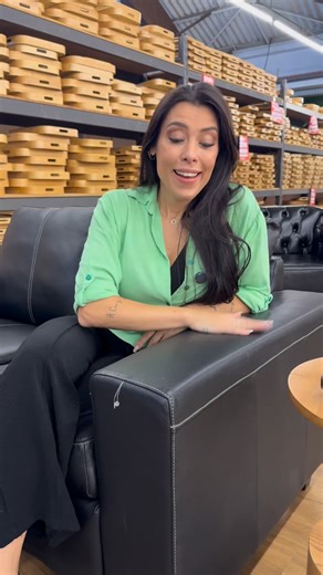 Openbox2 Marginal on Instagram: "Sofá Royale com rebaixa especial, oportunidade pra levar couro legítimo por muito menos. Design elegante, conforto de verdade e acabamento premium para transformar sua sala. • Sofá Royale 2,06 m, couro legítimo De R$ 4.699,99 por R$ 3.499,99 • Sofá Royale 1,51 m, couro legítimo De R$ 3.099,99 por R$ 2.499,99 Opções ideais para montar o conjunto ou escolher o tamanho perfeito para o seu espaço. Rebaixa válida enquanto durar o estoque. 📍 Av. Ernesto Igel, 429 – La