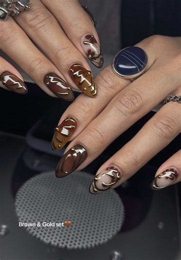 The way these colors complement each other😩🤎 #nailideas #nailinspo #nycnailtech #goldnails #creatorsearchinsights