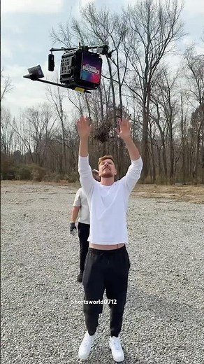 1M video | MrBeast Crazy Challenge 😱 | Insane Giveaway Moment 💰 #Shorts short #viral #mrbeast