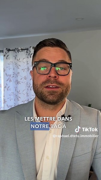 Les Aliments à Éviter dans le Bac à Compost! Êtes-vous comme moi et avez-vous tendance à jeter les restes de nourriture directement dans le compost? Il est plus compliqué de faire du compost que ce que nous pensions car il y a certaines choses qui ne doivent pas être mises dans le bac de compost. Pourquoi? Parce que certains aliments peuvent contaminer le compost avec des bactéries nocives. #compostage #gaspillagealimentaire #retailalimentaire #alimentsindésirables #complexe #lancer