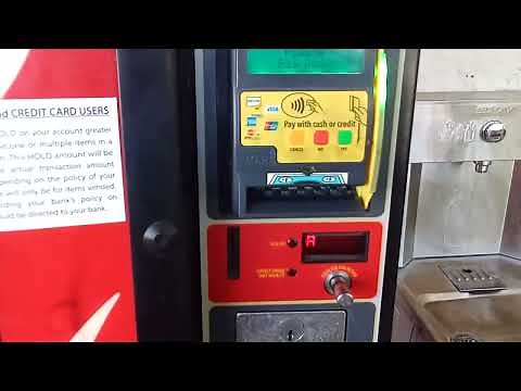 Royal Vendors RVCC804-9EV2 Vending Machine ‪@SixFlagsFiestaTexas‬ - San Antonio, Texas USA