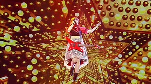 你可能知道ksm想在live里飞起来，但你知不知道爱美真的在live里飞起来了？这是PPP极度生草的一场live，包括但不限于千手观音和爱美上天