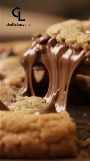 Giant Chocolate Chip Cookies