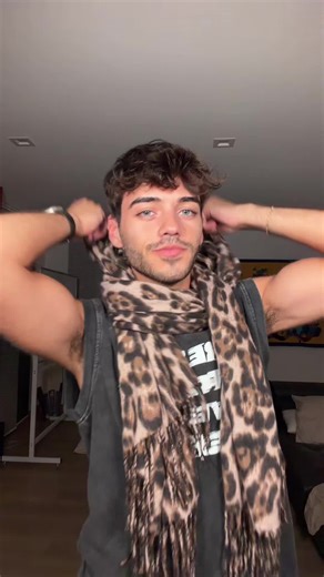 20 second rave scarf/pashmina tutorial! #coachella #coachella2026 #pashminatutorial #pashmina #festivalfashion