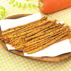 サクサク食感がやみつきに！ にんじんスティックビスケットのレシピ動画・作り方 | デリッシュキッチン