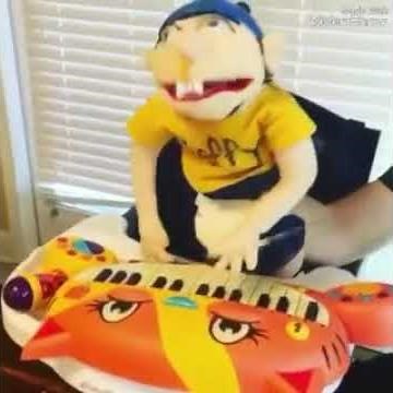 Jeffy plays bingo on his cat piano