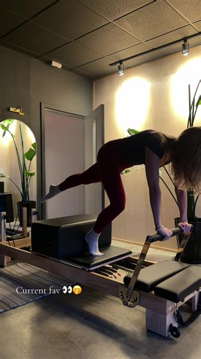 Here’s your next favorite plank series 😊 on repeat right now ❤️#pilates#plankton #reformerpilates