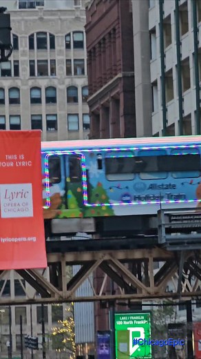 Chicago Christmas train on Lake Street Bridge The L #chicagoepic #christmastrain #cta | Photography & Video Digital