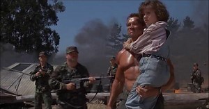 Comando (Tráiler) | Tomatazos