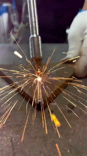 #HandheldLaserWeldingMachine #FactoryShot #LaserCutting #Cutting