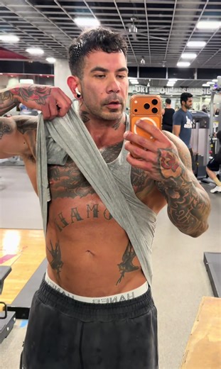 MohawkMuscles (@mowhawkmuscles)’s videos with original sound - MohawkMuscles