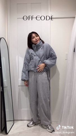 品番こちら↓ しまむらで購入した3点でON・OFFコーデ❤️ 📝リボン中綿アウターM・中水色 ¥2739 品番528-4840 📝裏起毛カーブパンツL・中灰 ¥1639 525-3440 📝パフスリーブワンピースL・中黒 ¥770 523-4562 @grshimamura #しまむら購入品 #しまパト #ママコーデ #通園コーデ #ランチコーデ