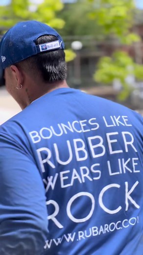 Some #genan SBR is going down at #CAMH in #Toronto 💪🏼 #rubaroc #rubbersurfacing #concrete #concretework #construction #satisfying #epdm #contractor #missionimpossible #madepossible