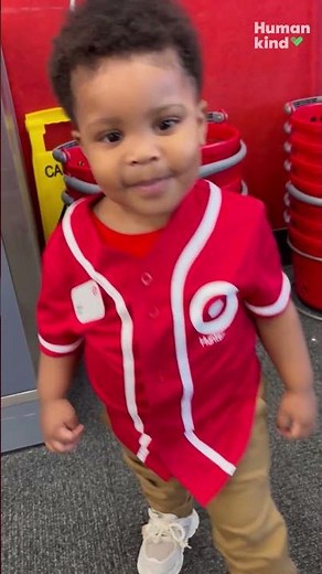 Watch viral toddler say "hi" to everyone at Target