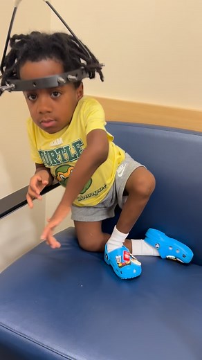 T3 Time ! We’ve got mail ! 📦 Shout out to Ms. Miriam in Midland Tx, Mr Mike from San Antonio & Mrs Jones from Waco, TX 🤗🤗🤗🤗 T3 will be Wearing His new Jersey, sipping Dr Pepper while playing with his Tosy Fidget spinner! Thank you for thinking of him & spoiling him rotten! ❤️ | Thomasthee3rd