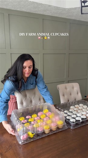 These are *almost* too cute to eat! ✨🧁 The kids are obsessed with the pig but the goofy horse is my favorite 😂 Which one is your fave?! #farmbirthday #farmbirthdayparty #diycupcakes #toddlermom #diymom 2nd birthday party prep