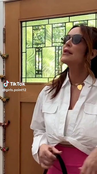 فيديوهات أنشأها girls.point12 (@girls.point12) باستخدام original sound - girls.point12