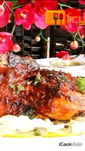 Cara mudah buat Ayam Bakar mudah dan semestinya Sedap!!🔥🔥 Bahan-bahan - 1/2 ekor ayam - 2 cawan sos tomato - 1 1/2 cawan tomato puri - 1 biji bawang besar - 4 ulas bawang putih - 2 sudu besar mustard - 2 sudu besar gula perang - 2 sudu besar paprika - 1 sudu besar serbuk cili - 1 sudu besar cayenne - 1 sudu besar sos worcestershire - 2 sudu besar cuka - minyak - serbuk lada hitam - garam Cara membuat 1. Mula-mula perapkan ayam dengan sos perapan berlemon 2. Untuk penyediaan sos, panaskan minya