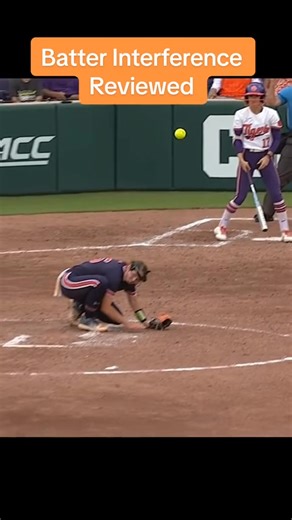 Auburn vs Clemson, batter interference call challanged #fblifestyle #softball | Dr Softball