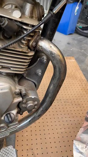 Cleaning motorcycle exhaust with foil Home trick that surprises #CaliGarage #MotorcycleTip #ExhaustCleaning | DIY BUGS