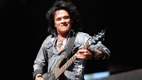 “I was aggressively informed, ‘That’s Eddie’s technique. You’re not allowed to play it on the tour – or else’”: Former Autograph guitar maestro Steve Lynch on theory, technique, and life as a tapping pioneer