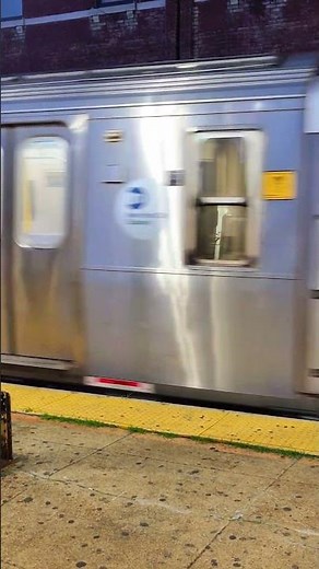 NYCS: #R160A-1 NiS train leaving Myrtle-Broadway #mta #nycsubway #youtubeshorts #brooklyn #4k