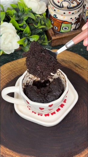 Brownie in a mug 😍 recipe in description ❤️ #brownie #easyrecipe #chocolate #cake #viral