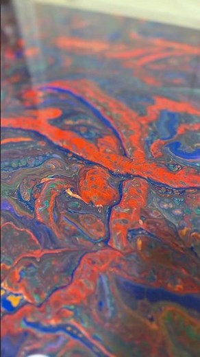 Creating pulsating colors through fluid art