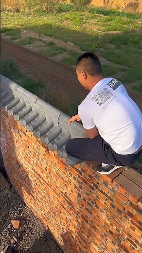 Colocando azulejos en lo más alto de la pared — Precisión al límite