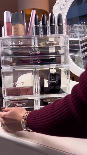 🤩 Organizatorul Diana, cu cele 28 de compartimente, este soluția ordonarii produselor tale cosmetice! 💄 Stocul este limitate, grabeste-te si comanda produsul pe ordino.ro! 👈🏼 #ordino #ordine #organizare #estetic #sertare #ideiorganizare #organizareacasa #organizator #ingrijire #machiaj #ruj #fonddeten #rimel #frumos #femeie