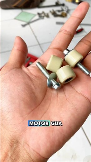 Block the front mudguard of the Vari using a roller
