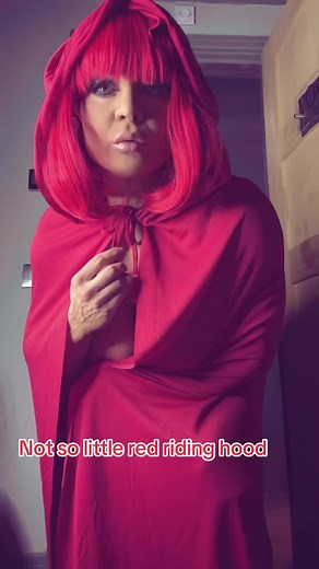 Who loves cosplay? Little red riding hood isnt so little and she definitely isn’t scared of the Big Bad Wolf. 😜 #outfitinspo #cosplay #outfit #trending #videoviral