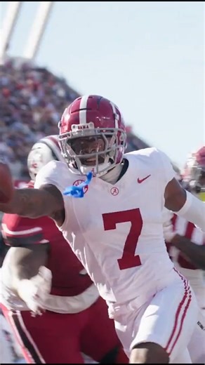 "I'd definitely say it's a fun defense to play in." - DaShawn Jones on the Swarm D mentality of Alabama Football. Full Interview on Thursday's Crimson Drive driven by NASCAR at 2 pm! #RollTide #AlabamaFootball #collegefootball #football 🐘🏈 | Crimson Tide Sports Network