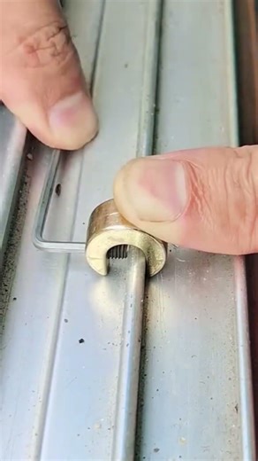 Compact and practical sliding window limit lock