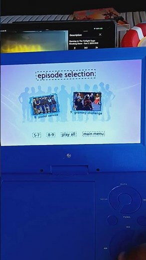 Project Runway: The Complete First Season 2005 DVD Menu Walkthrough (Disc 2)