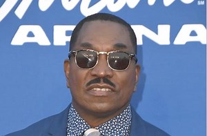 Clifton Powell Leads and Produces 'THANKFUL' as David 'POP' Winans | VIDEO | EURweb | Black News, Culture, Entertainment & More