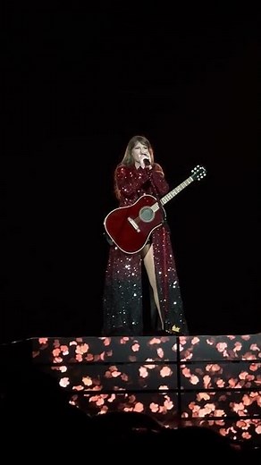Taylor Swift - All Too Well live in Glendale, AZ - 3/17/23