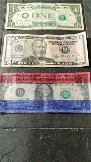 Searching thru dollars, currency, cash, money federal reserve notes star notes fancy serial numbers