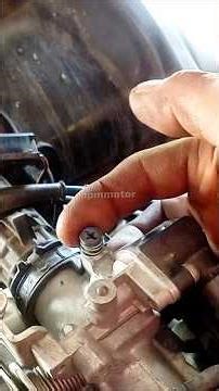 How to adjust the gas or throttle on a Honda injection motorbike ‼️honda automatic motorbike thro...