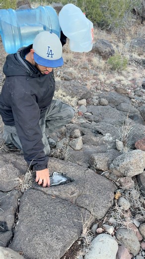 Miren que bonito cuando la naturaleza y el clima favorece a nuestro favor, ayúdame tú también y comparte los videos regálame un like y motivemos a más personas #naturelovers #bebederos #animallovers #faunasilvestre #SIGUENOSYCOMPARTE | David Leon Galdamez