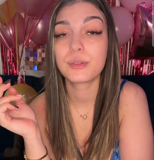 French Girl Smoking 🇫🇷