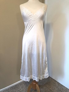 Full Slip, White, No Brand Name, Size 34, Nylon, Lace - Etsy