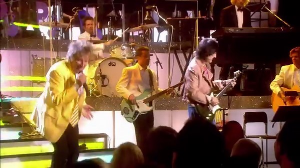 38K views · 1.5K reactions | Tonight at 8:30 pm on RSUTV's Festival, enjoy Rod Stewart - Live at Royal Albert Hall. In what amounts to a singalong with his adoring fans, the singer reprises selections from his long and fruitful career. Support RSUTV by donating today! rsu.tv/donate #RSUTV #PublicTV | RSU TV - KRSU | Facebook