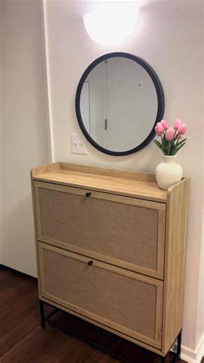 Two of my fav things. Pink & love 💕 love seeing the seasons change in my house 🏡 #boymom #sahm #valetinesday #galentinesday #homedecor